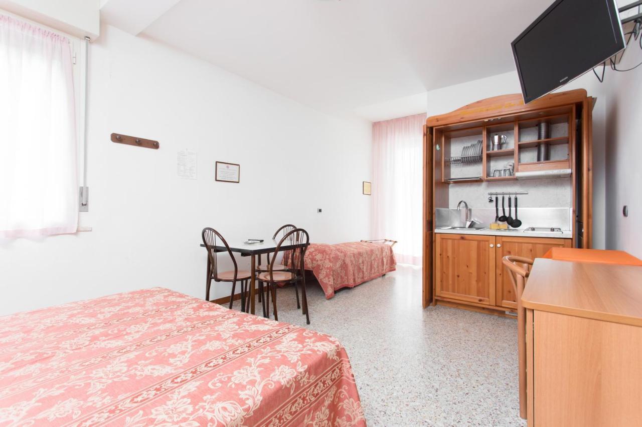 Hotel Residence Des Bains Cesenatico Exterior foto