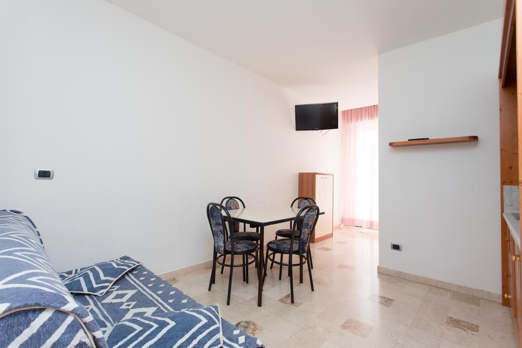 Hotel Residence Des Bains Cesenatico Zimmer foto